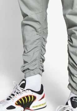 Indicode Jeans Lakeland - Cargobroek - Light Grey -Indicode Jeans Verkoop 0d838239b90c44f48e84ce587f3da486