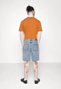 Indicode Jeans Tian - Jeansshort - Frozen Bleach 8 Indicode Jeans Tian - Jeansshort - Frozen Bleach -Indicode Jeans Verkoop 14f2e333bc0849a4a3a97d1c6a234841