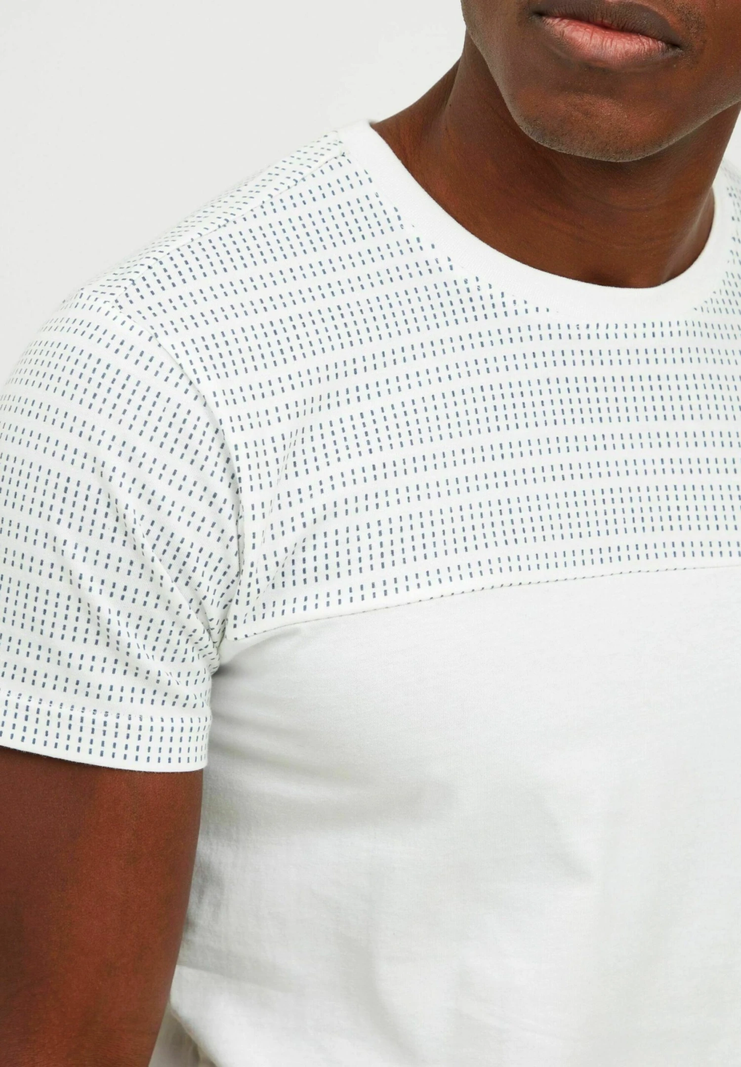 Indicode Jeans Idrosto - T-Shirt Print - Off-White 4 Indicode Jeans Idrosto - T-Shirt Print - Off-White - Image 4