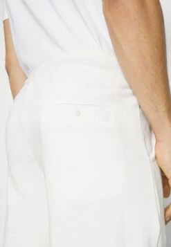 Indicode Jeans Brennan - Shorts - Off-White -Indicode Jeans Verkoop b70367710884421a8378c009e0d021fb